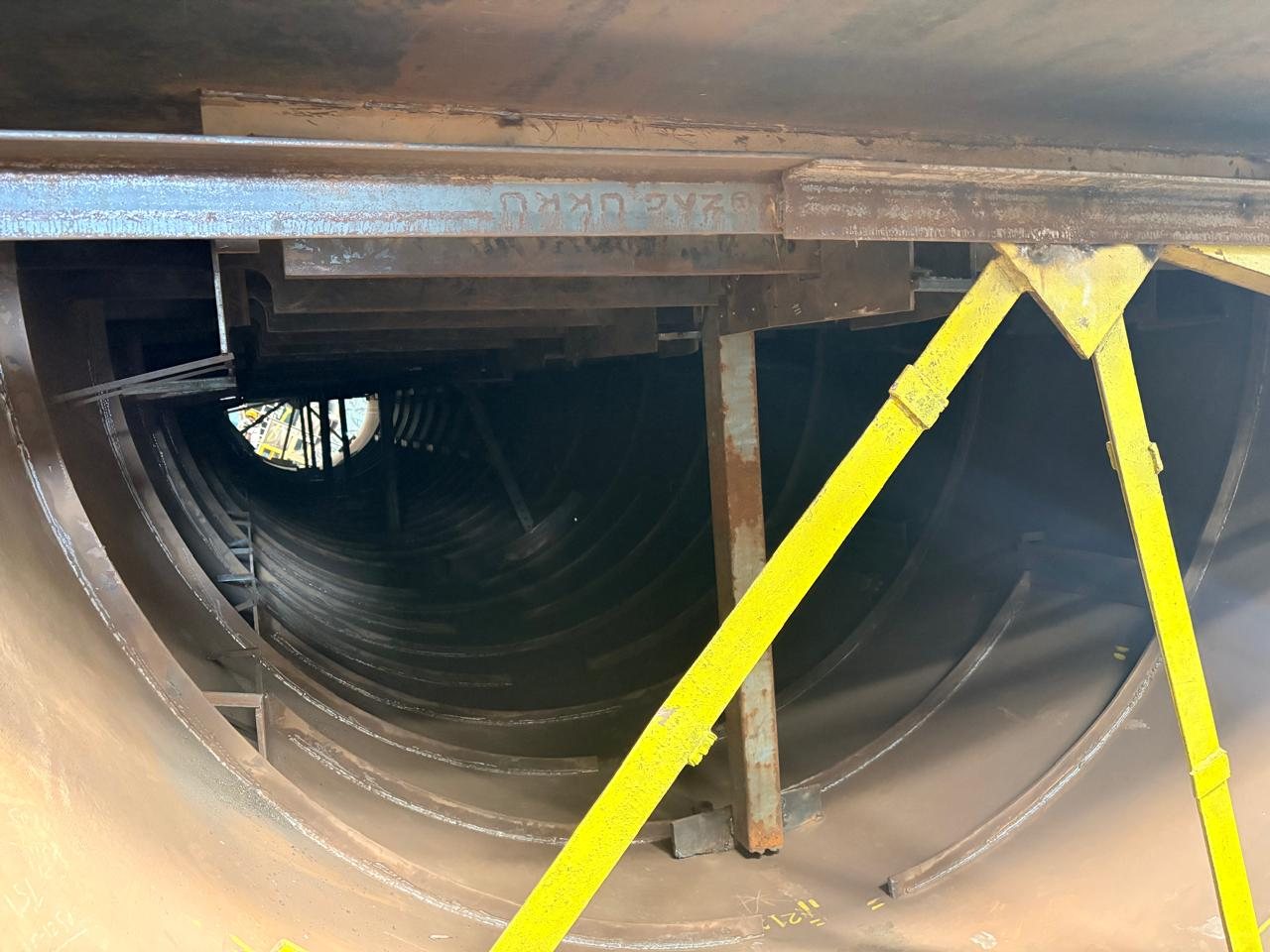 Looking along the inside of a dual-wall DWC shell: dividing wall and tray support rings during fabrication